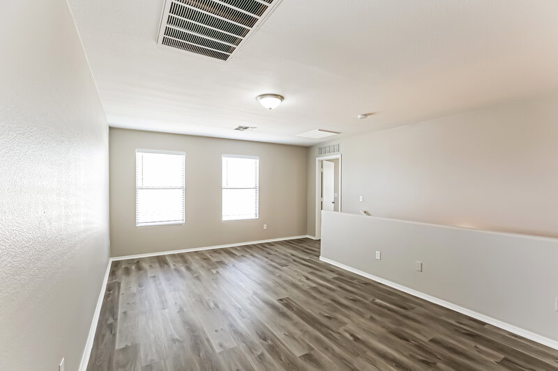 2,225/Mo, 9656 W Cordes Rd Tolleson, AZ 85353 Loft View