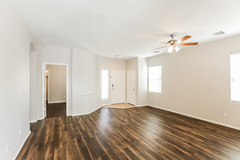 1,825/Mo, 9735 W Horse Thief Pass Tolleson, AZ 85353 Living Room View