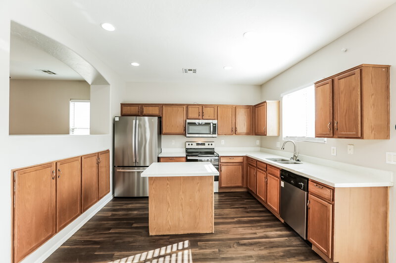 1,825/Mo, 9735 W Horse Thief Pass Tolleson, AZ 85353 Kitchen View