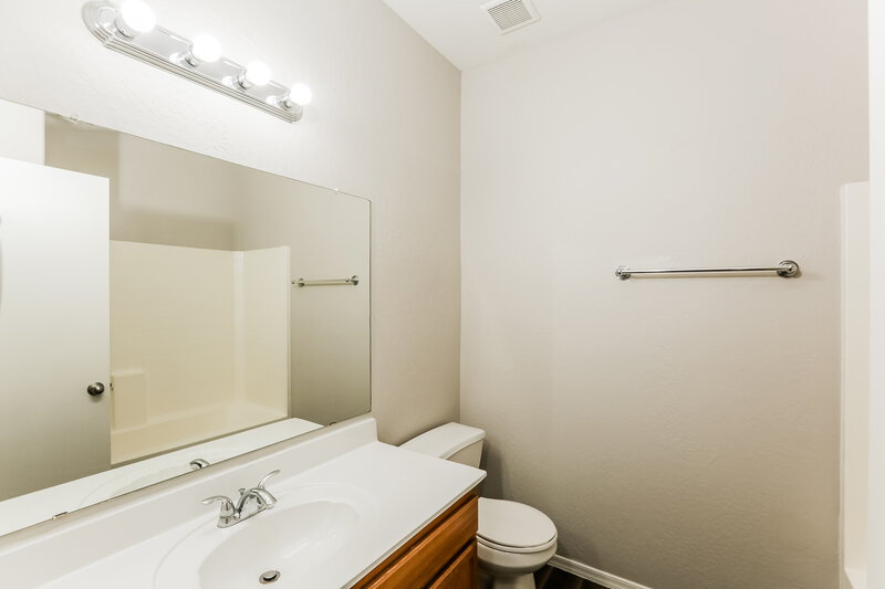 1,825/Mo, 9735 W Horse Thief Pass Tolleson, AZ 85353 Bathroom View