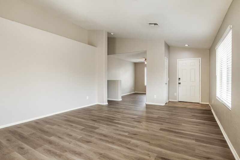 1,910/Mo, 9819 W Riverside Ave Tolleson, AZ 85353 Living Room View 2