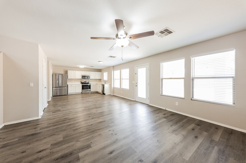 2,130/Mo, 3123 W Alta Vista Rd Phoenix, AZ 85041 Living Room View