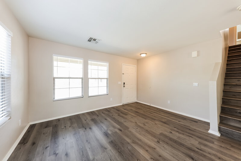 2,130/Mo, 3123 W Alta Vista Rd Phoenix, AZ 85041 Family Room View 2