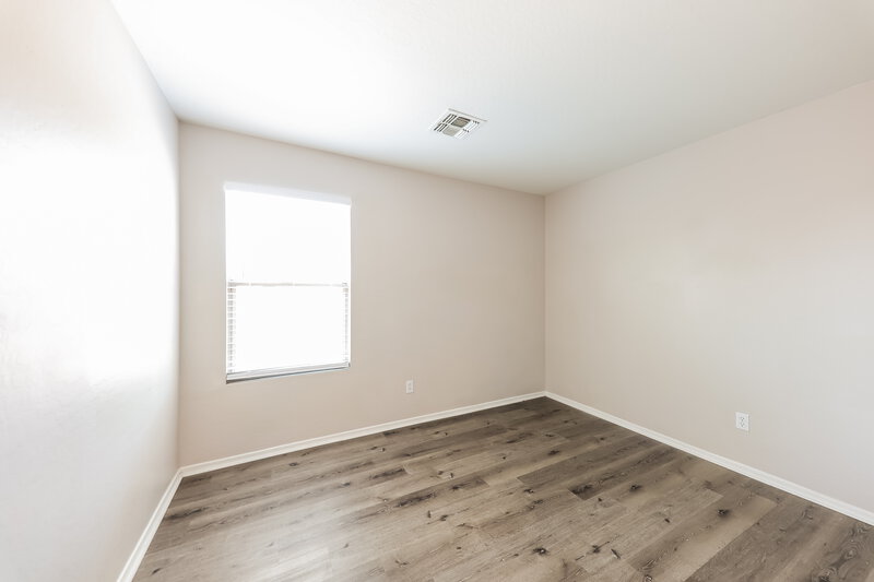 2,130/Mo, 3123 W Alta Vista Rd Phoenix, AZ 85041 Bedroom View 2
