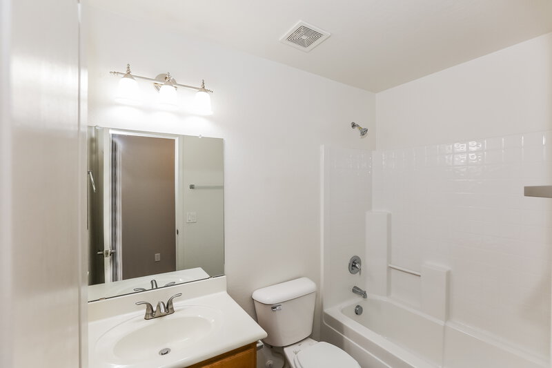 1,870/Mo, 21759 W Cocopah St Buckeye, AZ 85326 Bathroom View
