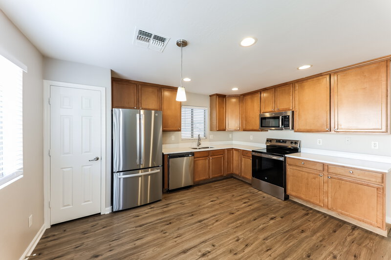 2,040/Mo, 11418 W Austin Thomas Dr Surprise, AZ 85378 Kitchen View