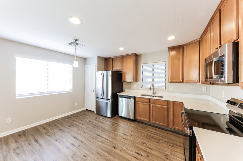 2,040/Mo, 11418 W Austin Thomas Dr Surprise, AZ 85378 Kitchen View 2