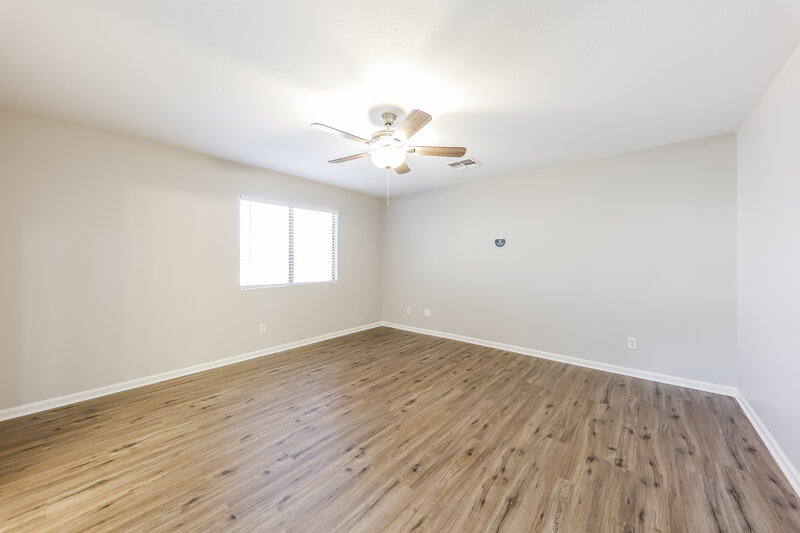 2,040/Mo, 11418 W Austin Thomas Dr Surprise, AZ 85378 Main Bedroom View