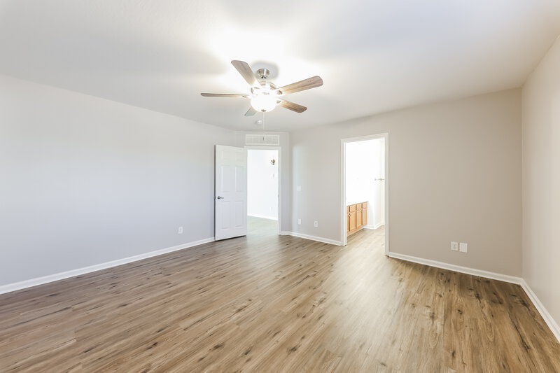 2,040/Mo, 11418 W Austin Thomas Dr Surprise, AZ 85378 Main Bedroom View 2