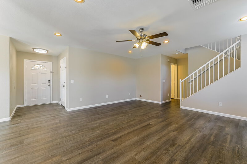 2,560/Mo, 1308 E Clifton Ave Gilbert, AZ 85295 Living Room View 2