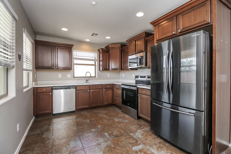 2,100/Mo, 2669 E Bart St Gilbert, AZ 85295 Kitchen View