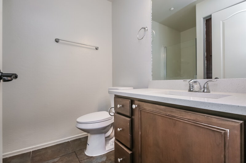 2,100/Mo, 2669 E Bart St Gilbert, AZ 85295 Bathroom View 2