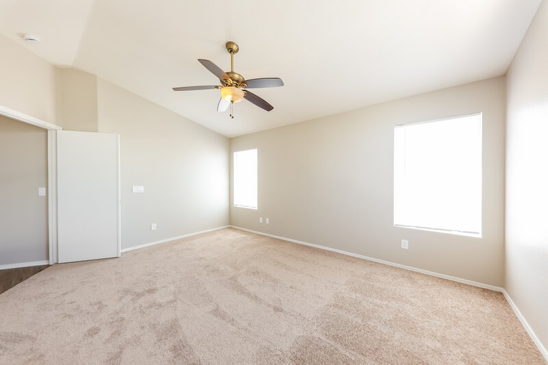 2,650/Mo, 22036 N 74th Ln Glendale, AZ 85310 Main Bedroom View 2