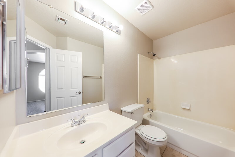 2,390/Mo, 1515 E South Fork Dr Phoenix, AZ 85048 Bathroom View