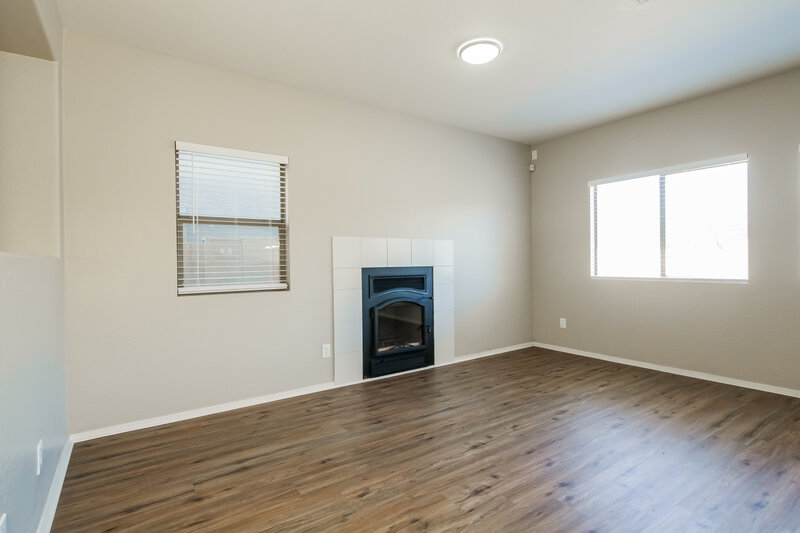 2,390/Mo, 9313 S 35th Dr Laveen, AZ 85339 Family Room View