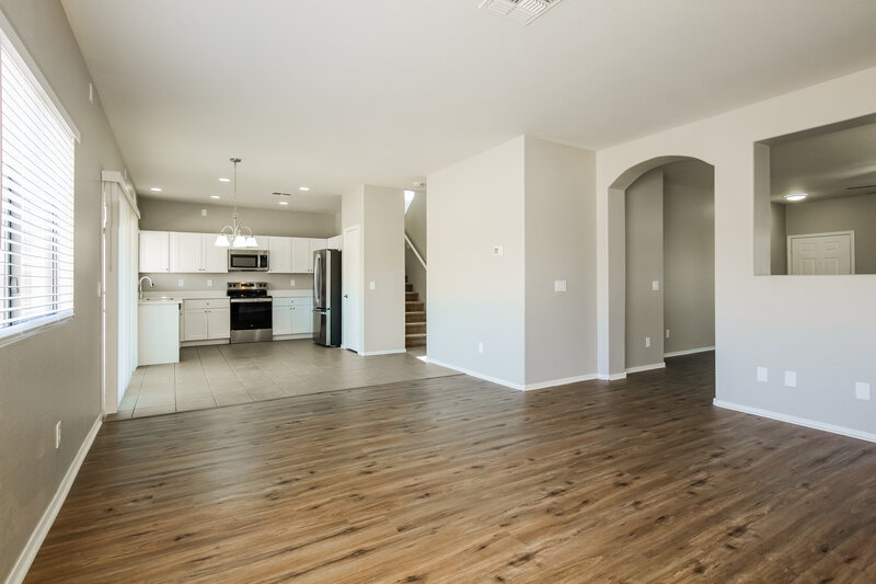 2,390/Mo, 9313 S 35th Dr Laveen, AZ 85339 Family Room View 2