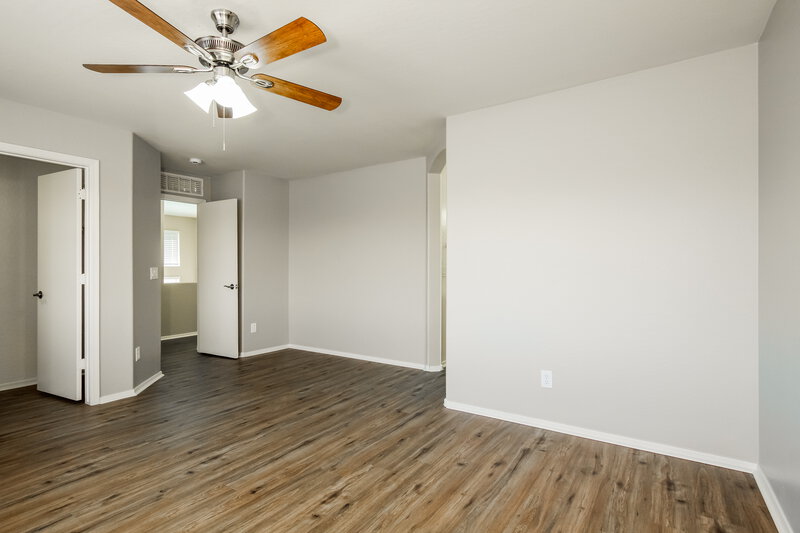 2,390/Mo, 9313 S 35th Dr Laveen, AZ 85339 Main Bedroom View 2