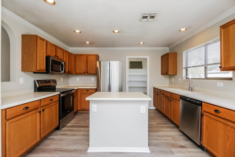2,120/Mo, 8434 E Natal Cir Mesa, AZ 85209 Kitchen View