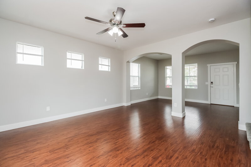 2,175/Mo, 3905 W Irwin Ave Phoenix, AZ 85041 Living Room View 3