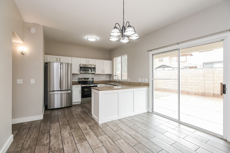 2,175/Mo, 3905 W Irwin Ave Phoenix, AZ 85041 Dining Room View