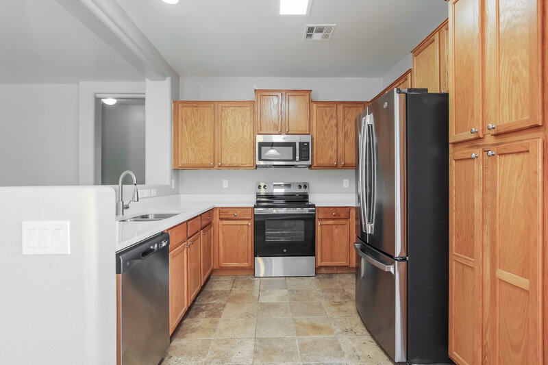 1,650/Mo, 15244 W Shaw Butte Dr Surprise, AZ 85379 Kitchen View