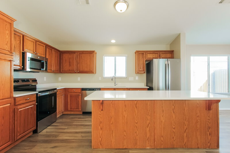 1,775/Mo, 12056 W Caribbean Ln El Mirage, AZ 85335 Kitchen View