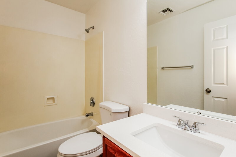 1,775/Mo, 12056 W Caribbean Ln El Mirage, AZ 85335 Bathroom View