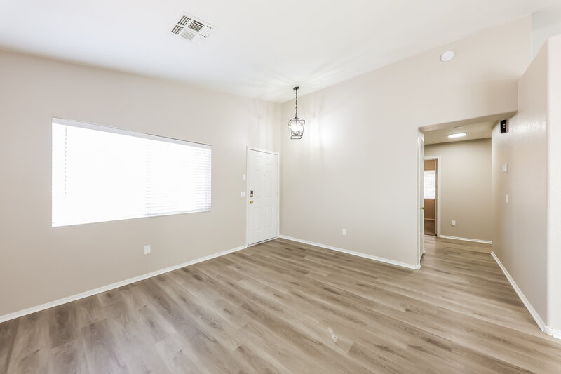 2,060/Mo, 427 N Payton Mesa, AZ 85207 Living Room View 2