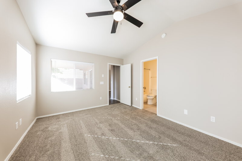 2,060/Mo, 427 N Payton Mesa, AZ 85207 Main Bedroom View