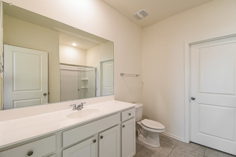 1,720/Mo, 4349 E Kolin Ln San Tan Valley, AZ 85143 Main Bathroom View