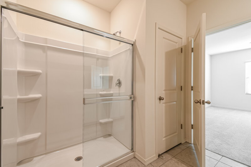 1,720/Mo, 4349 E Kolin Ln San Tan Valley, AZ 85143 Main Bathroom View 2