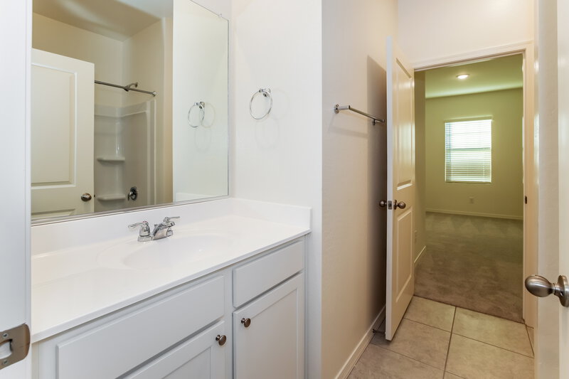 1,945/Mo, 3974 E Terrace Ct San Tan Valley, AZ 85143 Main Bathroom View 2