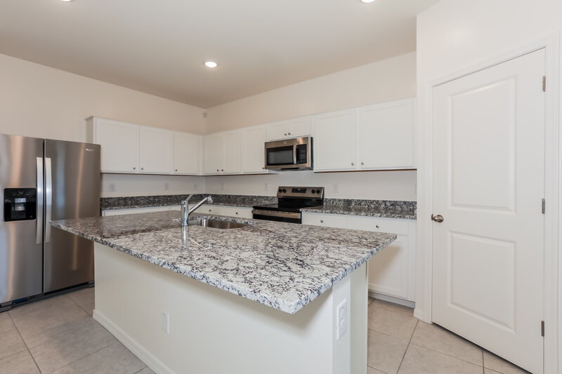 1,905/Mo, 32485 N Newby Dr San Tan Valley, AZ 85143 Kitchen View