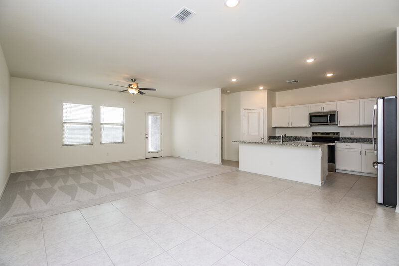 2,135/Mo, 32545 N Newby Dr San Tan Valley, AZ 85143 Dining Room View