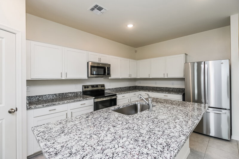 2,135/Mo, 32545 N Newby Dr San Tan Valley, AZ 85143 Kitchen View