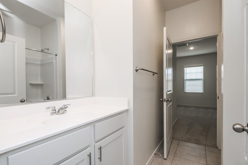 2,135/Mo, 32545 N Newby Dr San Tan Valley, AZ 85143 Bathroom View 2