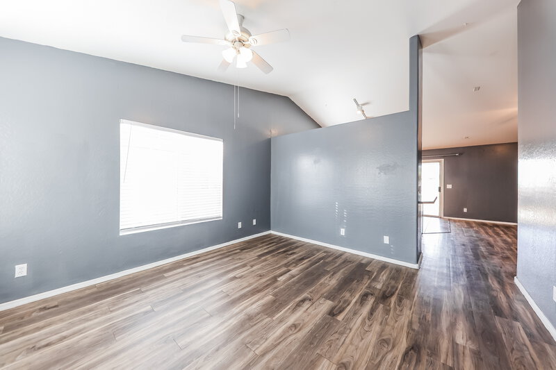 1,920/Mo, 5404 S 28th Ave Phoenix, AZ 85041 Living Room View
