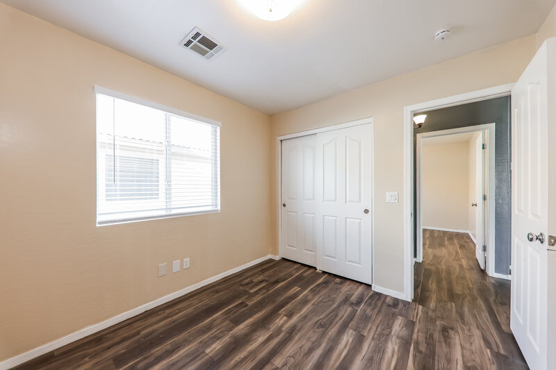 1,920/Mo, 5404 S 28th Ave Phoenix, AZ 85041 Bedroom View 2