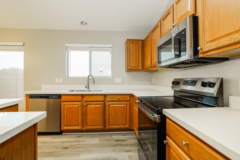 1,665/Mo, 31724 N Cheyenne Dr San Tan Valley, AZ 85143 Kitchen View 2