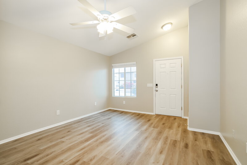 1,665/Mo, 31724 N Cheyenne Dr San Tan Valley, AZ 85143 Family Room View 2