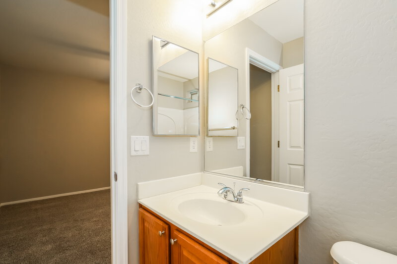 1,665/Mo, 31724 N Cheyenne Dr San Tan Valley, AZ 85143 Bathroom View