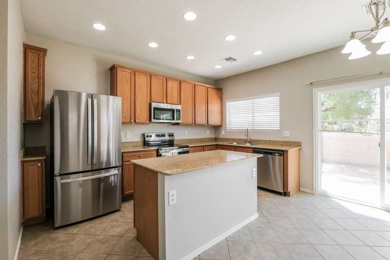 1,960/Mo, 8183 W Carol Ave Peoria, AZ 85345 Kitchen View 3