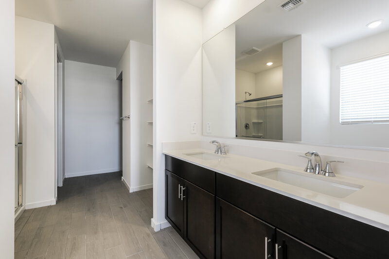 2,155/Mo, 5324 S 245th Ave Buckeye, AZ 85326 Main Bathroom View