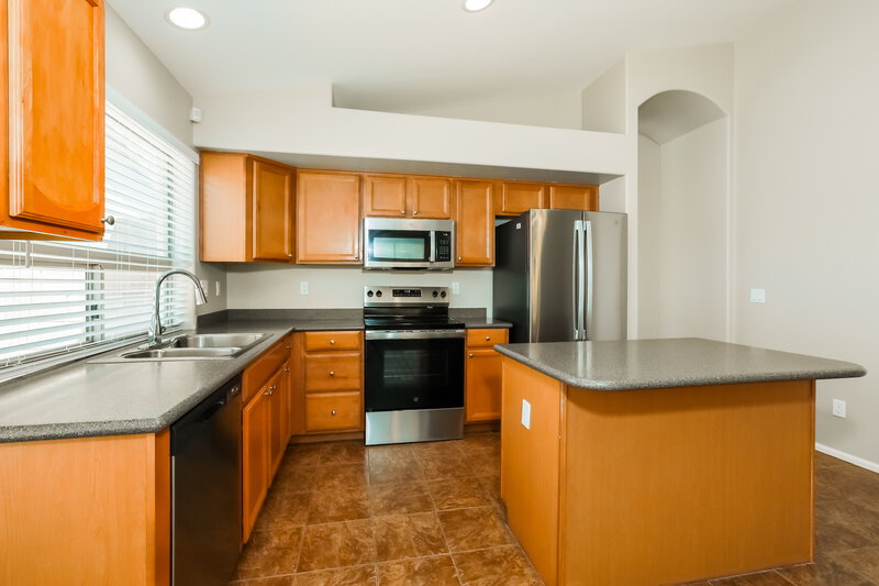 1,915/Mo, 515 W Love Rd San Tan Valley, AZ 85143 Kitchen View
