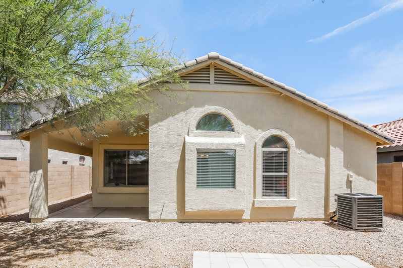 1,915/Mo, 515 W Love Rd San Tan Valley, AZ 85143 Rear View