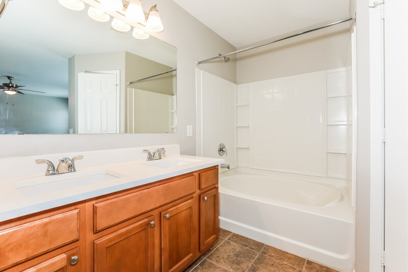 1,870/Mo, 30559 N Nightingale Rd San Tan Valley, AZ 85143 Main Bathroom View