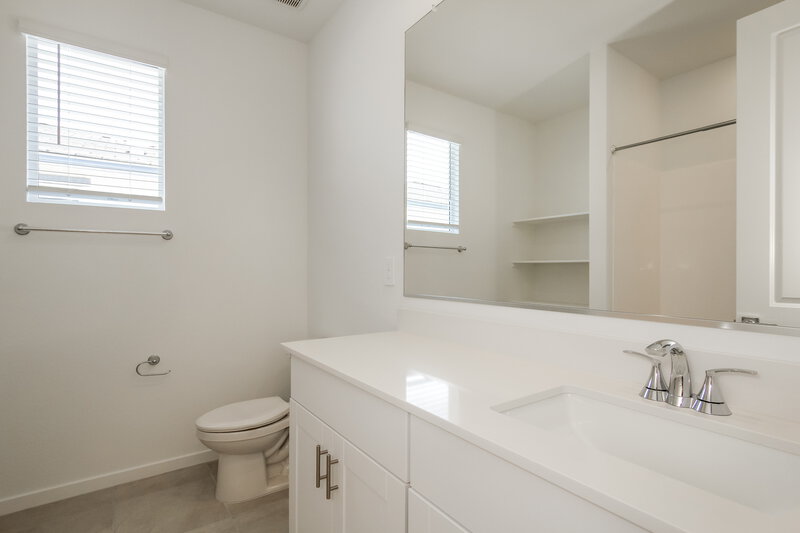 2,490/Mo, 5440 S 245th Ave Buckeye, AZ 85326 Bathroom View