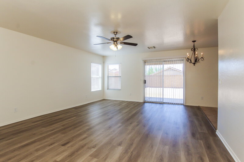 2,120/Mo, 11239 W Campbell Ave Phoenix, AZ 85037 Living Room View