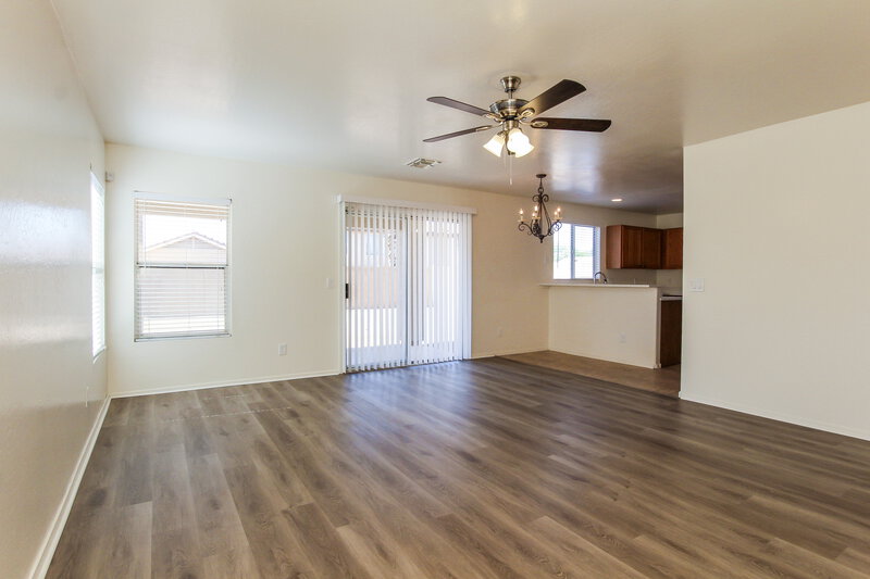 2,120/Mo, 11239 W Campbell Ave Phoenix, AZ 85037 Living Room View 2