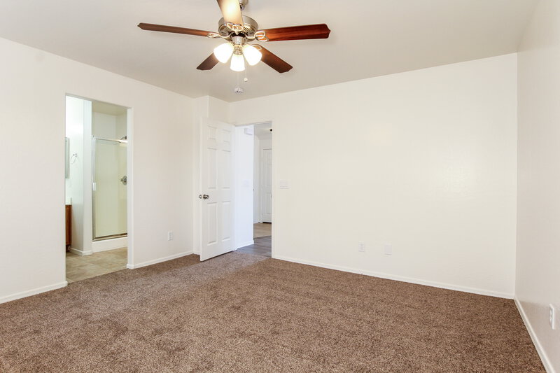 2,120/Mo, 11239 W Campbell Ave Phoenix, AZ 85037 Main Bedroom View 2